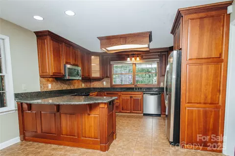 277 Forest Rd, Marion, NC 28752 photo 9