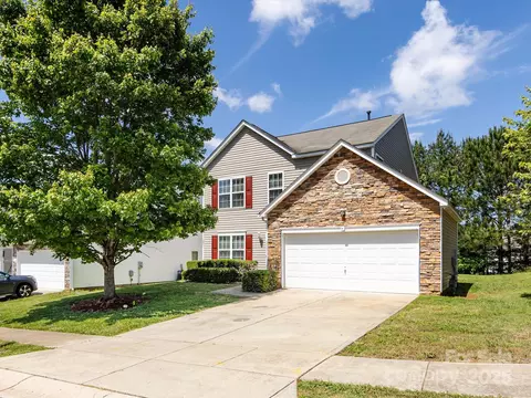 521 Ellingsworth Ln, Charlotte, NC 28214