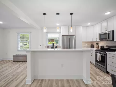 Kitchen - 5219 Farmbrook Dr, Charlotte, NC 28210 photo 9 of 9