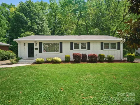 5219 Farmbrook Dr, Charlotte, NC 28210