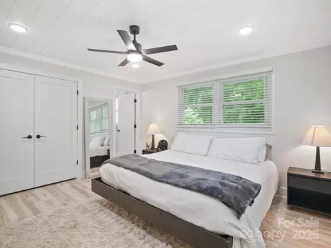 Bedroom - 5219 Farmbrook Dr, Charlotte, NC 28210 photo 2 of 5