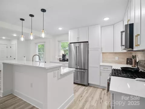 Kitchen - 5219 Farmbrook Dr, Charlotte, NC 28210 photo 6 of 9