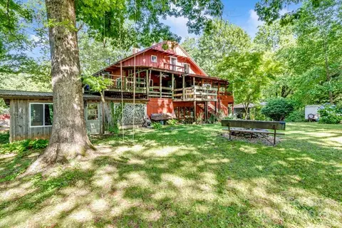 76 Archer Rd, Saluda, NC 28773