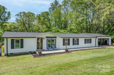 9 Ruby Dr, Hendersonville, NC 28792
