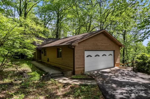 1020 Vineyard Rd, Tryon, NC 28782 photo 2