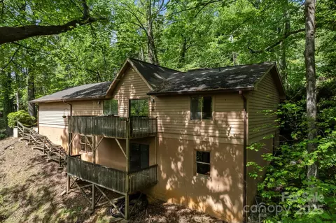 1020 Vineyard Rd, Tryon, NC 28782