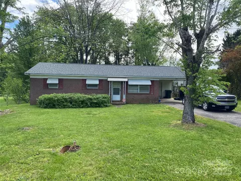 321 Sheldon St, Hudson, NC 28638