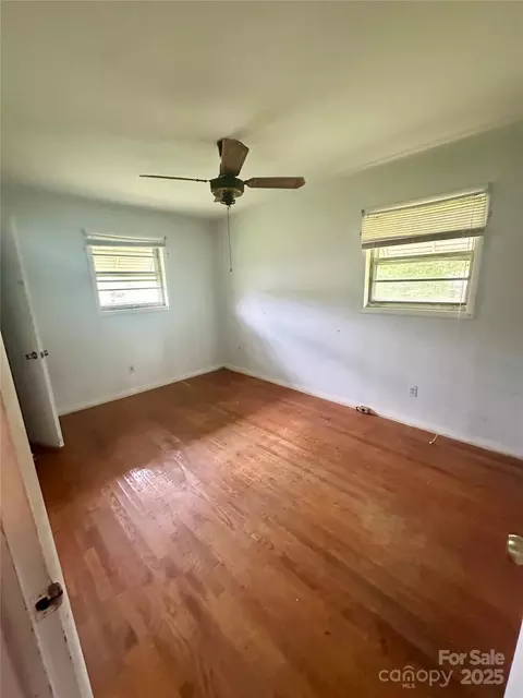 Bedroom - 321 Sheldon St, Hudson, NC 28638 photo 3 of 5