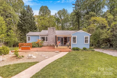 20 Lynnstone Ct, Asheville, NC 28805