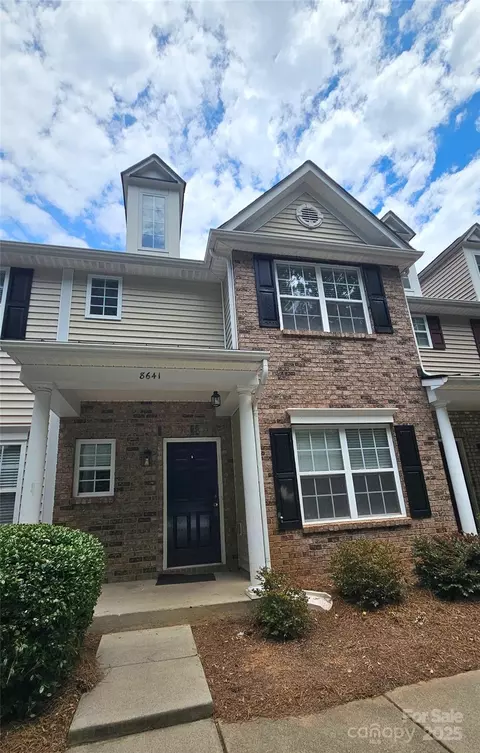 8641 Wandering Creek Way, Charlotte, NC 28227