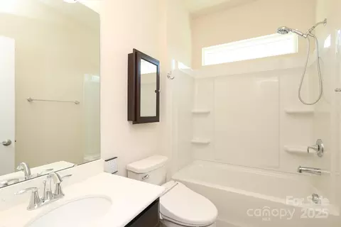 309 Kentmere Ln, Clover, SC 29710 photo 8