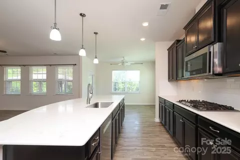 309 Kentmere Ln, Clover, SC 29710 photo 12