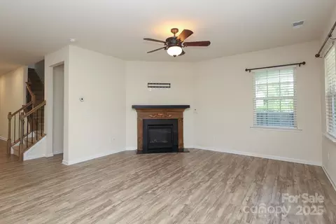 309 Kentmere Ln, Clover, SC 29710 photo 15