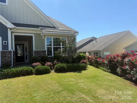 309 Kentmere Ln, Clover, SC 29710 photo 3