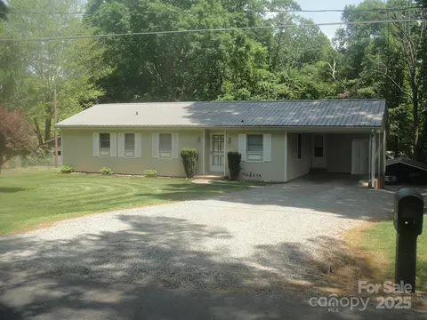 146 Barclay Ln, Mooresville, NC 28115