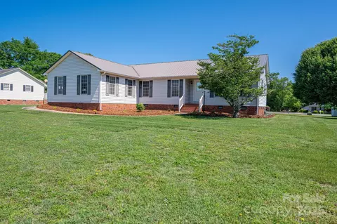 727 Skinner Rd, Shelby, NC 28152