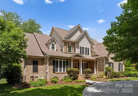 440 S Sharon Amity Rd, Charlotte, NC 28211