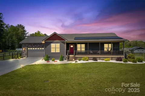 21 Corto Ln, Flat Rock, NC 28731