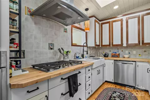 Kitchen - 101 Garrison Rd, Mars Hill, NC 28754 photo 1 of 1