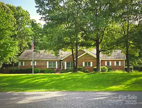 1760 Jacobs Way, Sherrills Ford, NC 28673