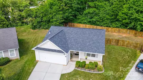 6808 Squirrels Foot Ct, Charlotte, NC 28217