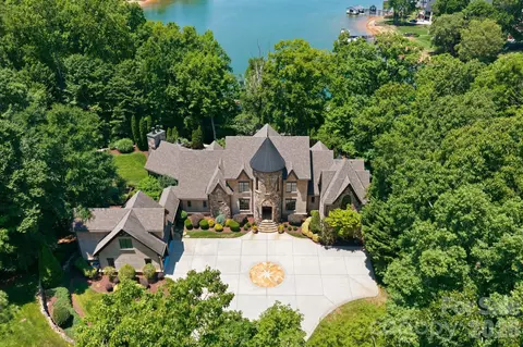 172 Tennessee Cir, Mooresville, NC 28117