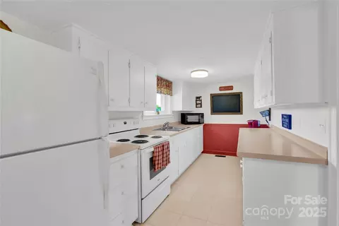 Kitchen - 221 Abner Rd, Stony Point, NC 28678 photo 1 of 3