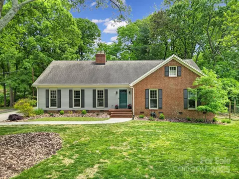 2626 Lilly Mill Rd, Charlotte, NC 28210