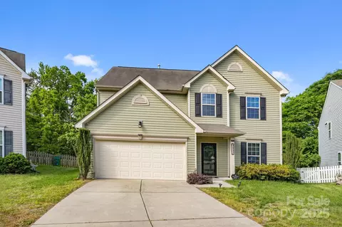 9437 Tavistock Ct, Matthews, NC 28105