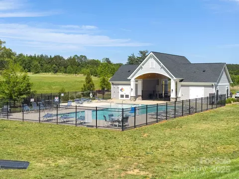 Exterior - 4527 Dover Ct, Denver, NC 28037 photo 2 of 3
