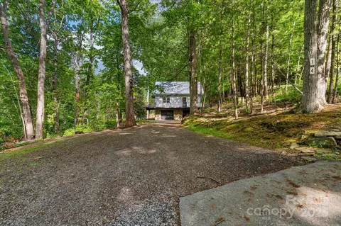 14 Leisure Ln, Weaverville, NC 28787