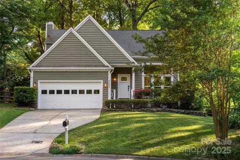 9002 Maple Hill Ct, Huntersville, NC 28078