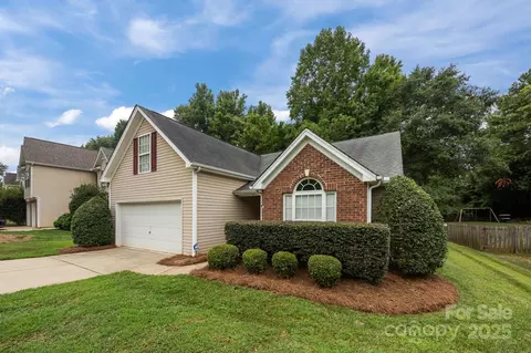 1614 Eagle Lake Dr, Fort Mill, SC 29707