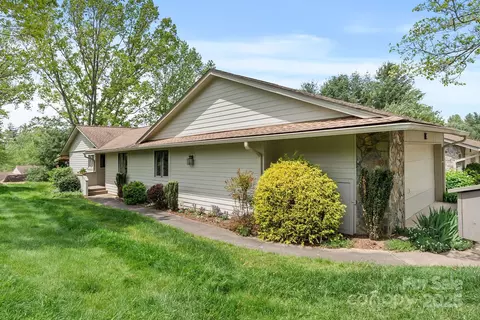 120 Cloverleaf Ln, Asheville, NC 28803