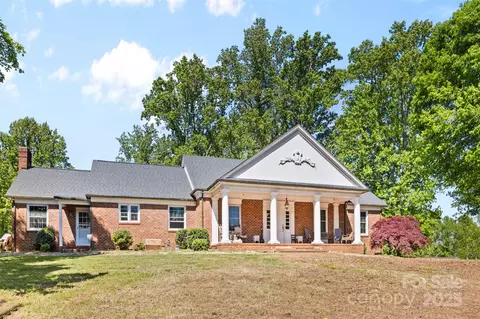 1574 Jarrett Farm Rd, Newton, NC 28658