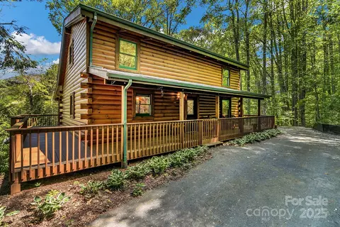 41 Log Cabin Dr, Maggie Valley, NC 28751