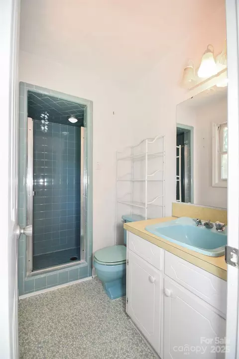 Bath - 1004 Midwood Dr, Monroe, NC 28112 photo 2 of 3