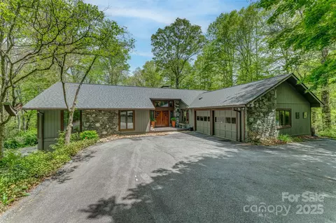 207 Kingfisher Rd, Brevard, NC 28712