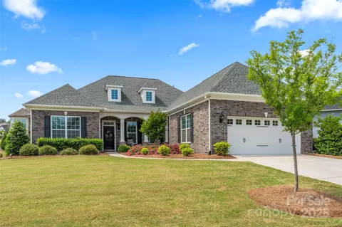 45523 Misty Bluff Dr, Charlotte, NC 28278