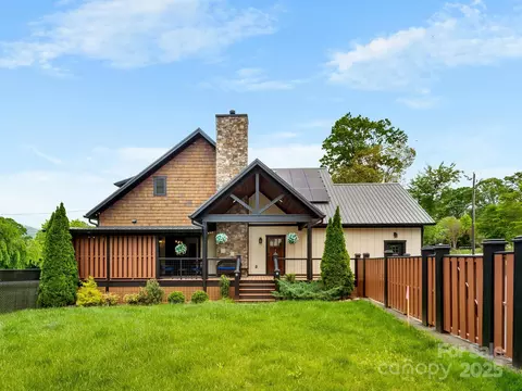 3 Martin Valley Rd, Swannanoa, NC 28778