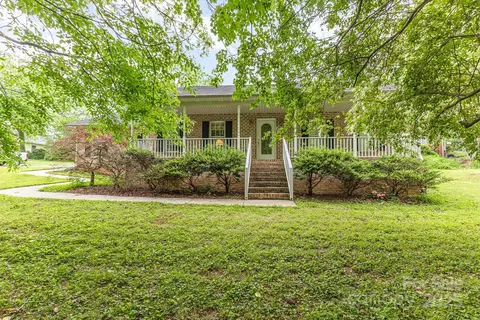 302 6th Sw St SW, Conover, NC 28613