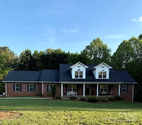 5691 Gunpowder Rd, Granite Falls, NC 28630