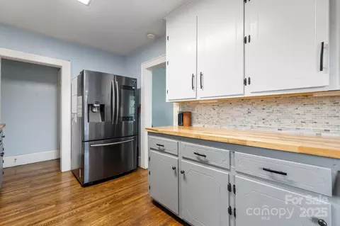Kitchen - 591 E Oak St, Marion, NC 28752 photo 2 of 2