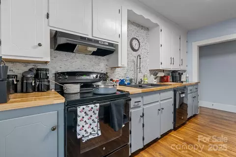 Kitchen - 591 E Oak St, Marion, NC 28752 photo 1 of 2