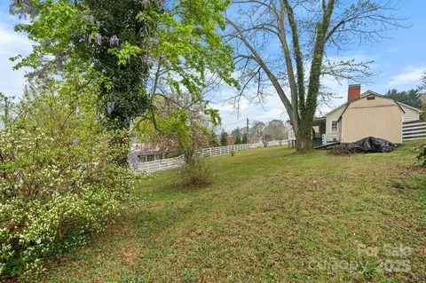 Exterior - 591 E Oak St, Marion, NC 28752 photo 8 of 13