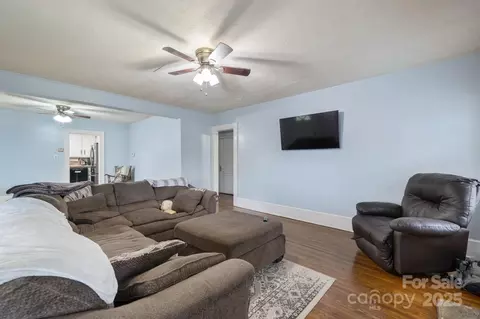 Living - 591 E Oak St, Marion, NC 28752 photo 2 of 4