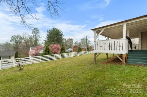 Exterior - 591 E Oak St, Marion, NC 28752 photo 5 of 13