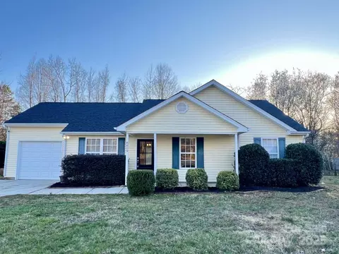 8809 Reedy Creek Rd, Charlotte, NC 28215