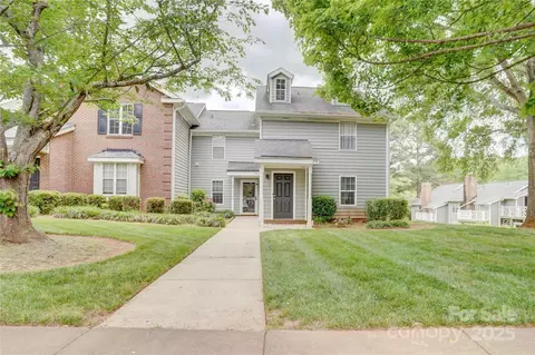 2916 Iron Gate Ln, Charlotte, NC 28212