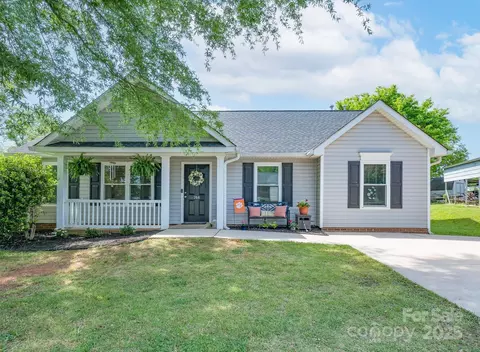 744 Chipmeadow Ln, York, SC 29745
